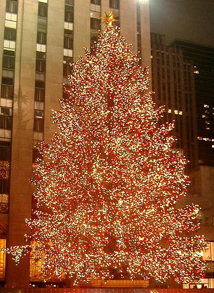 438px-Rockefeller_Center_christmas_tree_cropped